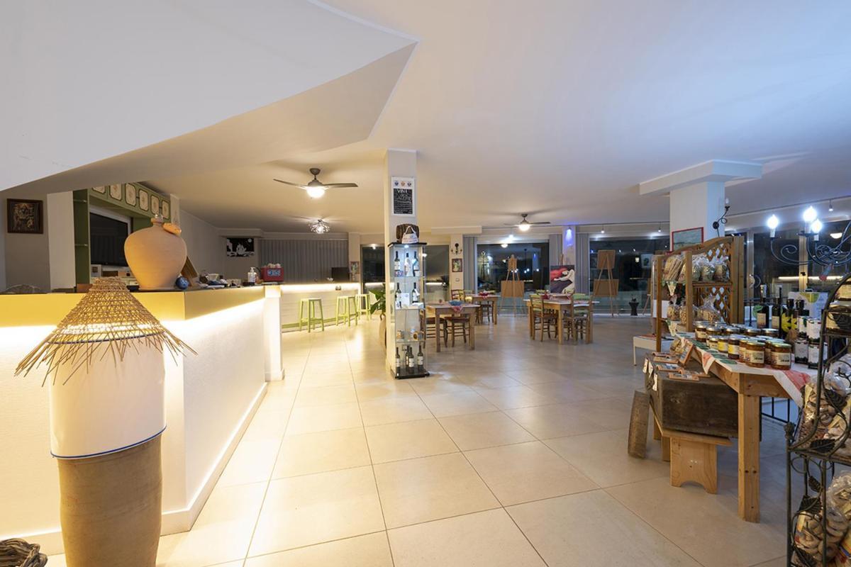 Adua Art Bed & Breakfast Castrignano del Capo Luaran gambar
