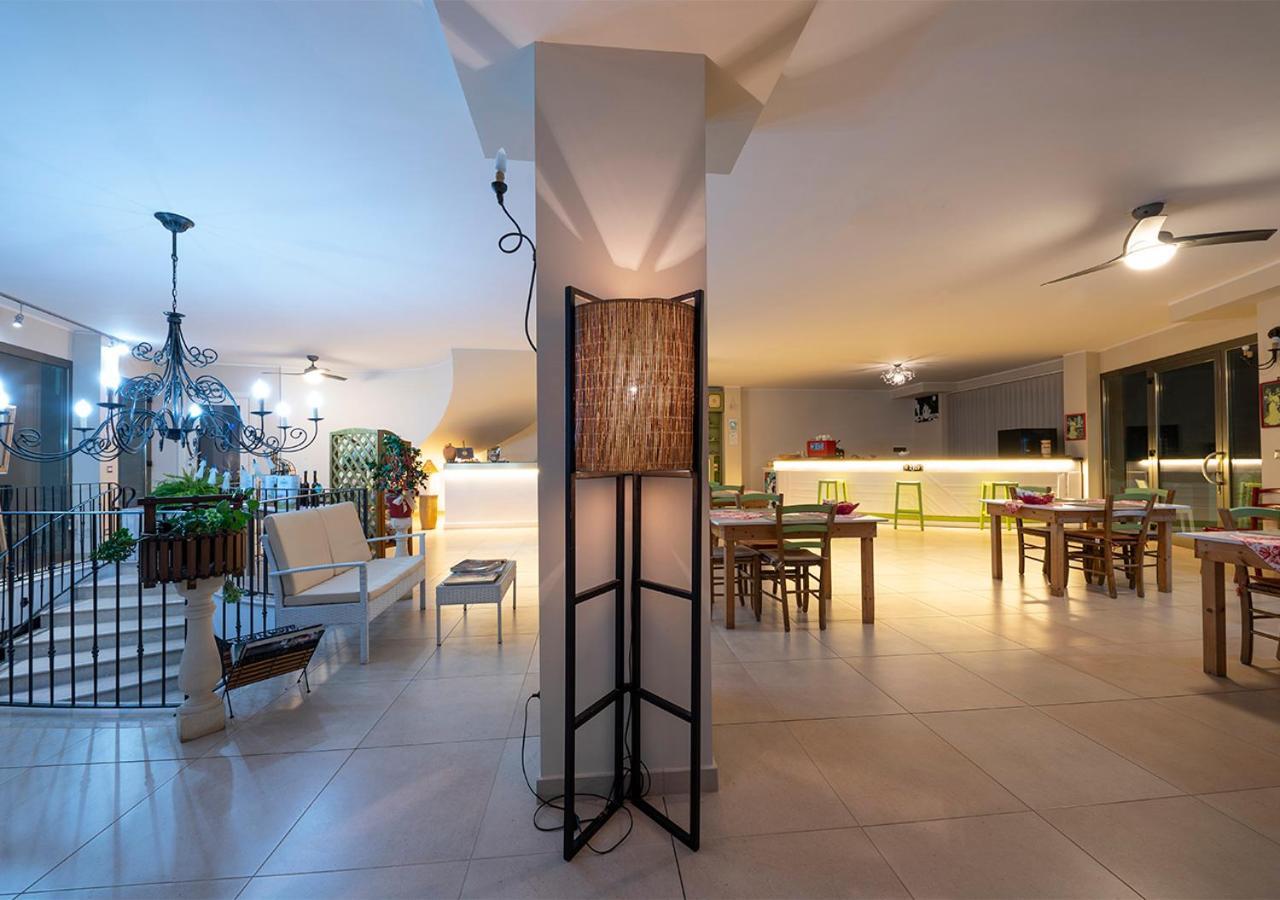 Adua Art Bed & Breakfast Castrignano del Capo Luaran gambar