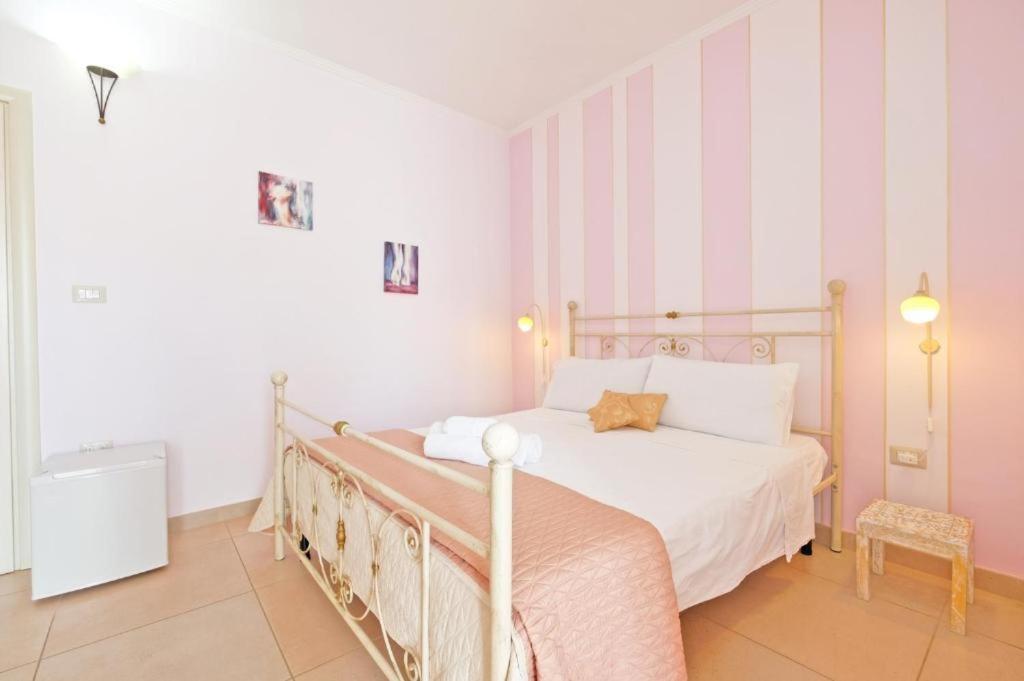 Adua Art Bed & Breakfast Castrignano del Capo Luaran gambar