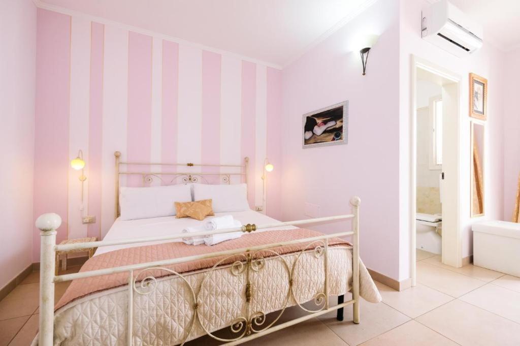 Adua Art Bed & Breakfast Castrignano del Capo Luaran gambar